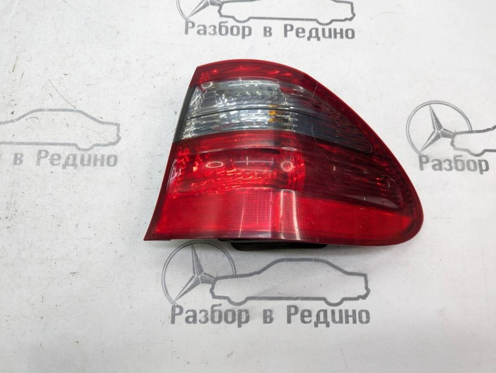 Фонарь задний правый MERCEDES-BENZ E-класс W211/S211 (2002 - 2006) фото 1 — Разборка Мерседес