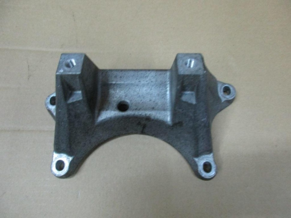 Кронштейн АКПП MERCEDES-BENZ S-класс W220 рестайлинг (2002 - 2005) фото 1 — Разборка Мерседес