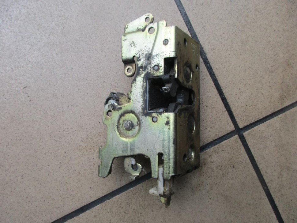 Замок двери передней левой MERCEDES-BENZ Vito W638 (1996 - 2003) фото 1 &mdash; Разборка Мерседес