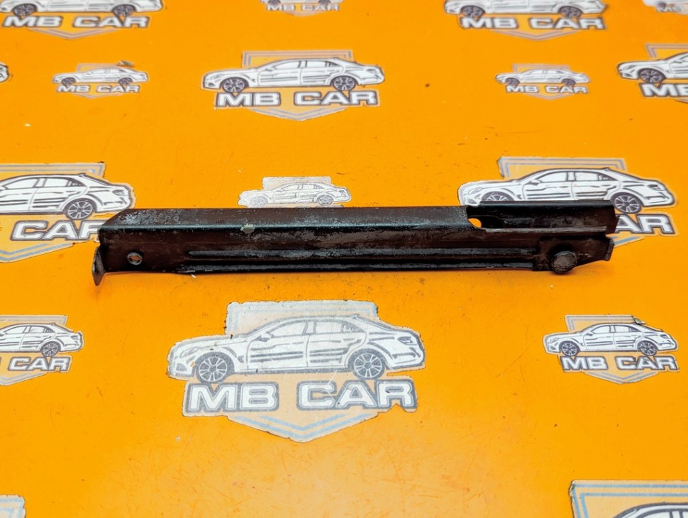 Кронштейн крепления бампера MERCEDES-BENZ C-класс W203/S203/CL203 рестайлинг (2004 - 2008) фото 1 — Разборка Мерседес