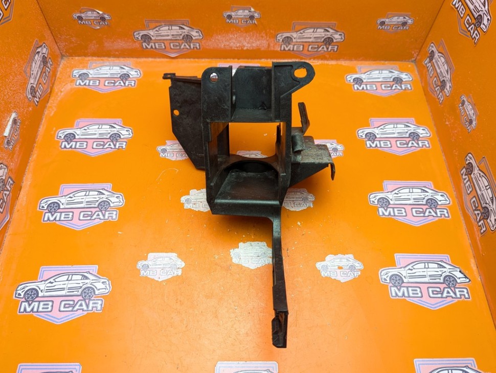 Кронштейн крепления ЭБУ MERCEDES-BENZ M-класс W163 рестайлинг (2001 - 2005) фото 1 &mdash; Разборка Мерседес