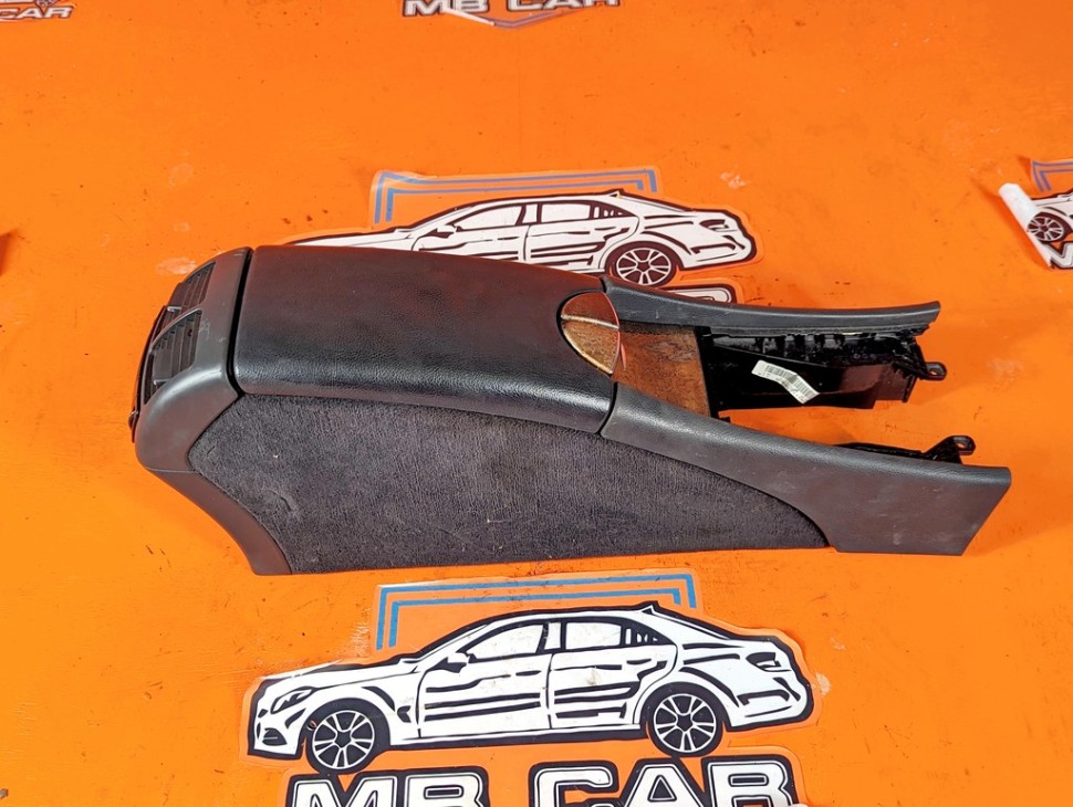 Подлокотник MERCEDES-BENZ E-класс AMG W211/S211 (2002 - 2006) фото 1 &mdash; Разборка Мерседес