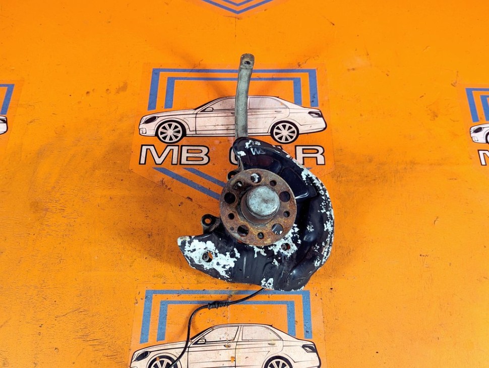 Кулак поворотный передний правый MERCEDES-BENZ E-класс W211/S211 (2002 - 2006) E 320 CDI 3.2 AT (204 л.с.) фото 1 &mdash; Разборка Мерседес