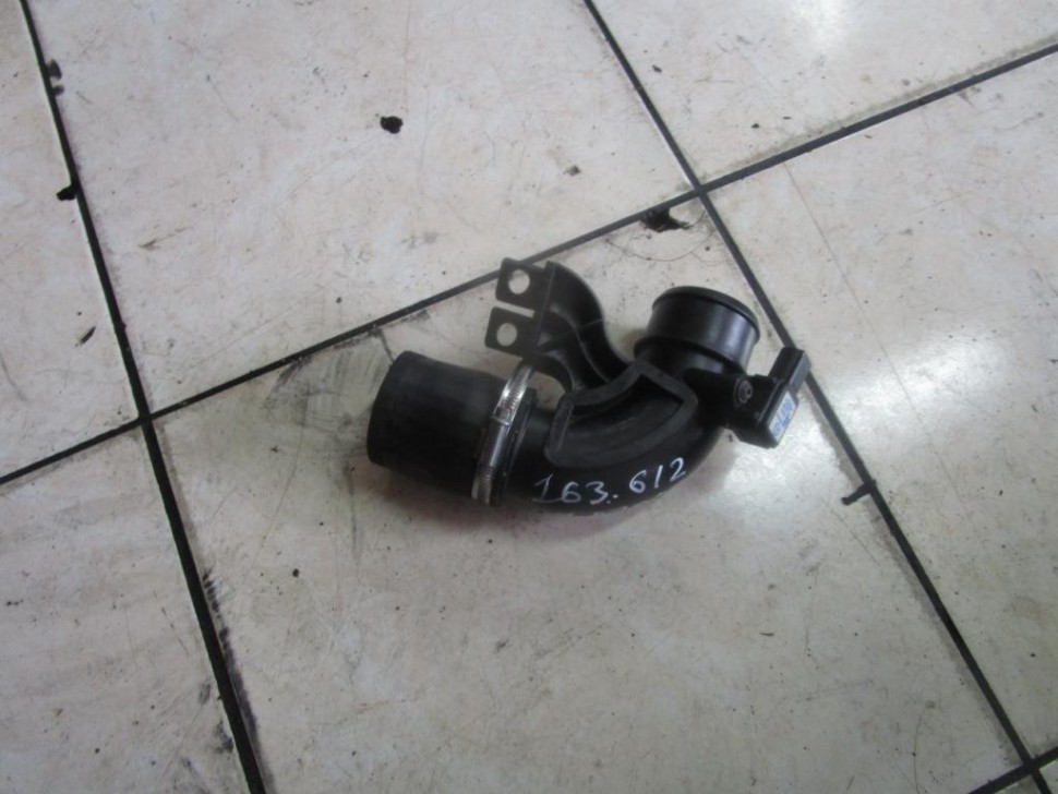 Патрубок интеркулера MERCEDES-BENZ M-класс W163 рестайлинг (2001 - 2005) фото 1 — Разборка Мерседес