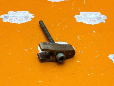 Кронштейн крепления форсунок MERCEDES-BENZ Sprinter W901-905 (1995 - 2006) &mdash; Разборка Мерседес