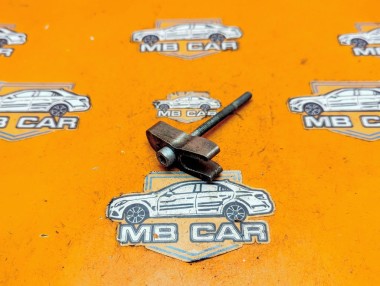 Кронштейн крепления форсунок MERCEDES-BENZ C-класс W204/S204 (2006 - 2011) &mdash; Разборка Мерседес