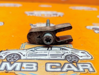 Кронштейн крепления форсунок MERCEDES-BENZ C-класс W204/S204 (2006 - 2011) &mdash; Разборка Мерседес