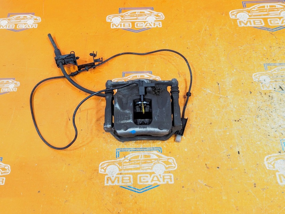 Суппорт передний правый MERCEDES-BENZ A-класс W176 рестайлинг (2015 - 2018) фото 1 — Разборка Мерседес