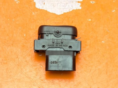 Кнопка обогрева сидений MERCEDES-BENZ M-класс W163 рестайлинг (2001 - 2005) &mdash; Разборка Мерседес