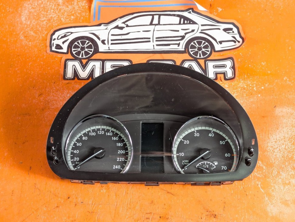 Щиток приборов MERCEDES-BENZ V-класс W639 (2003 - 2014) фото 1 &mdash; Разборка Мерседес