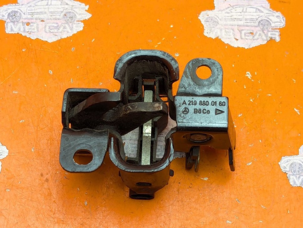 Замок капота MERCEDES-BENZ CLS-класс C219 (2004 - 2008) фото 1 &mdash; Разборка Мерседес