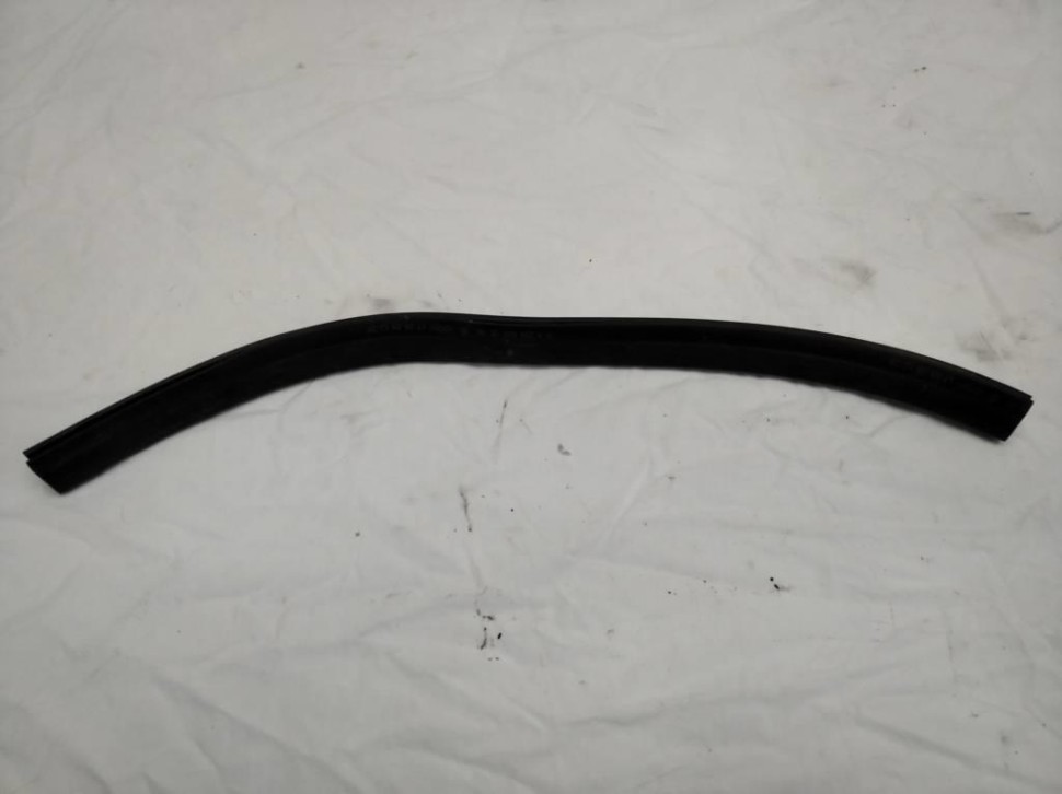 Уплотнитель моторного отсека MERCEDES-BENZ E-класс W212/S212/C207/A207 (2009 - 2013) фото 1 — Разборка Мерседес