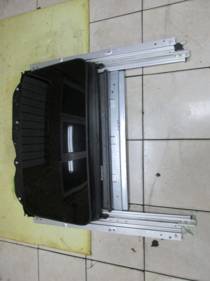 Люк сдвижной MERCEDES-BENZ CLS-класс C218/X218 рестайлинг (2014 - 2017) фото 1 — Разборка Мерседес