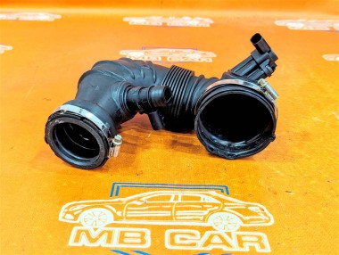 Патрубок воздушный MERCEDES-BENZ C-класс W204/S204 (2006 - 2011) — Разборка Мерседес