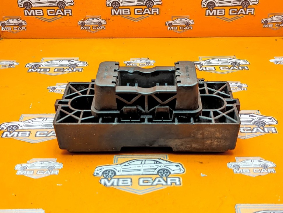 Поддомкратник MERCEDES-BENZ GLE-класс W166 (2015 - 2018) фото 1 — Разборка Мерседес