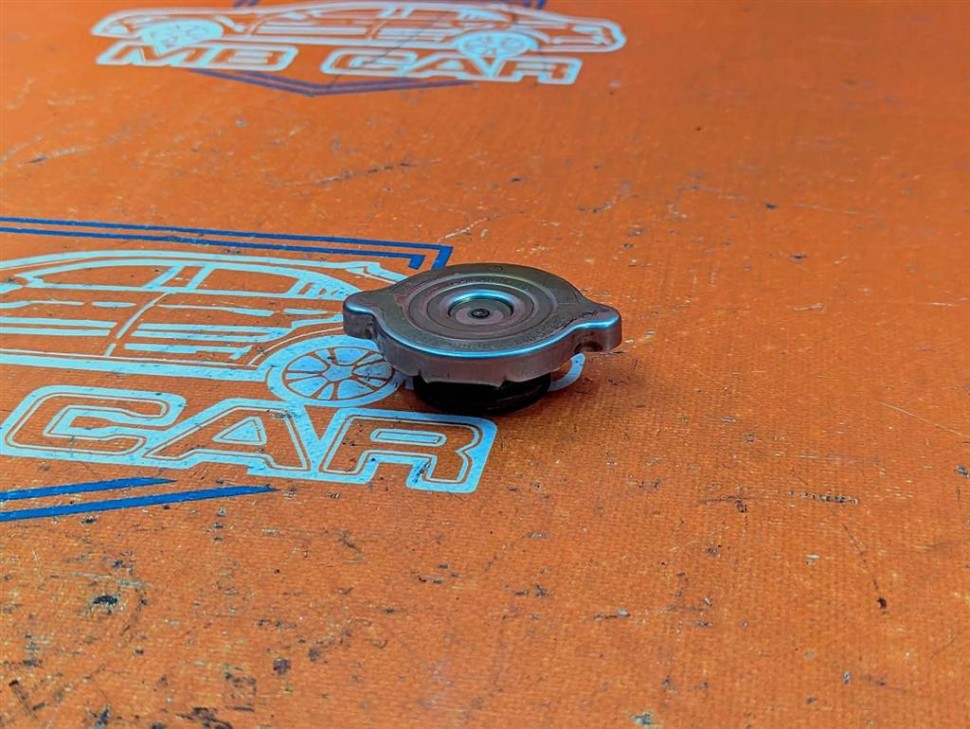 Крышка радиатора MERCEDES-BENZ W124 W124/S124/C124/A124 (1984 - 1993) фото 1 — Разборка Мерседес