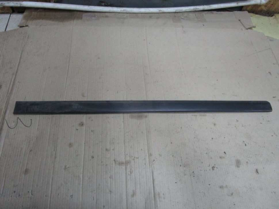 Молдинг двери MERCEDES-BENZ C-класс W202/S202 (1993 - 1997) фото 1 — Разборка Мерседес