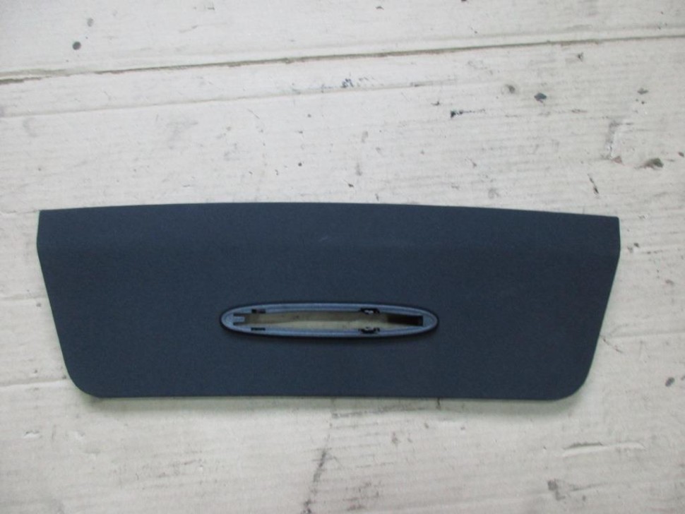 Накладка MERCEDES-BENZ CLS-класс C218/X218 рестайлинг (2014 - 2017) фото 1 &mdash; Разборка Мерседес