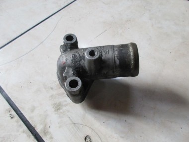 Фланец системы охлаждения MERCEDES-BENZ E-класс W124/S124/C124/A124 (1984 - 1997) — Разборка Мерседес