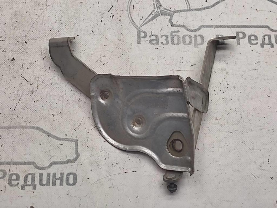 Кронштейн турбины MERCEDES-BENZ C-класс W204/S204/С204 рестайлинг (2011 - 2015) фото 1 — Разборка Мерседес