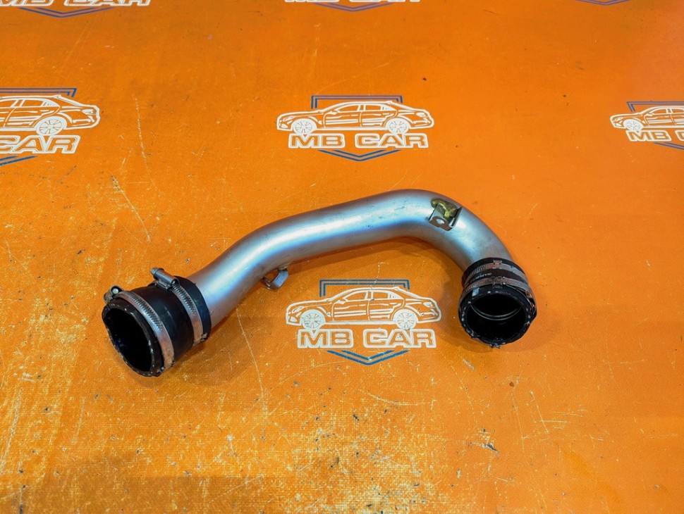 Патрубок интеркулера MERCEDES-BENZ GL-класс X166 (2012 - 2016) фото 1 — Разборка Мерседес