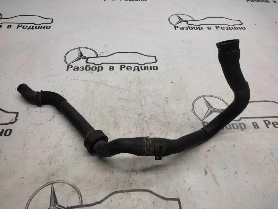 Патрубок ОЖ MERCEDES-BENZ C-класс W203/S203/CL203 рестайлинг (2004 - 2008) фото 1 — Разборка Мерседес