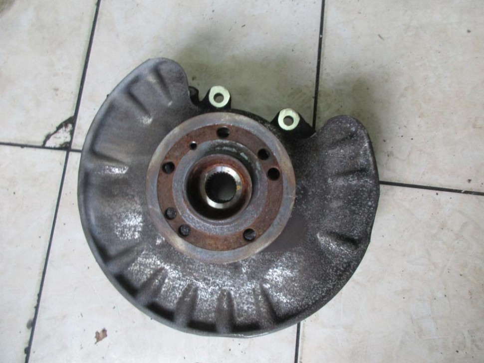 Кулак подвески задний правый MERCEDES-BENZ M-класс AMG W166 (2011 - 2015) фото 1 — Разборка Мерседес