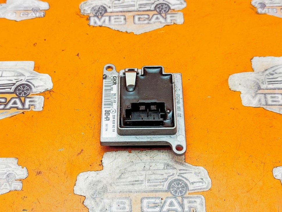 Реле моторчика печки MERCEDES-BENZ M-класс W163 рестайлинг (2001 - 2005) фото 1 &mdash; Разборка Мерседес