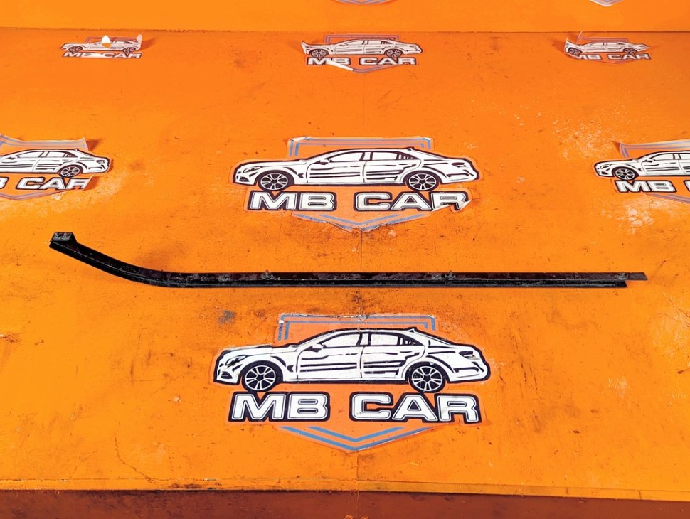 Шина скольжения сдвижной двери MERCEDES-BENZ V-класс W447 (2014 - 2025) фото 1 &mdash; Разборка Мерседес