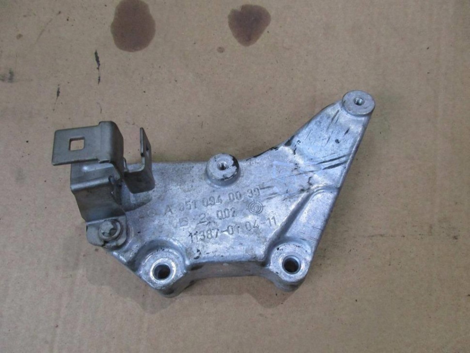 Кронштейн MERCEDES-BENZ GLC-класс X253 (2015 - 2019) фото 1 — Разборка Мерседес