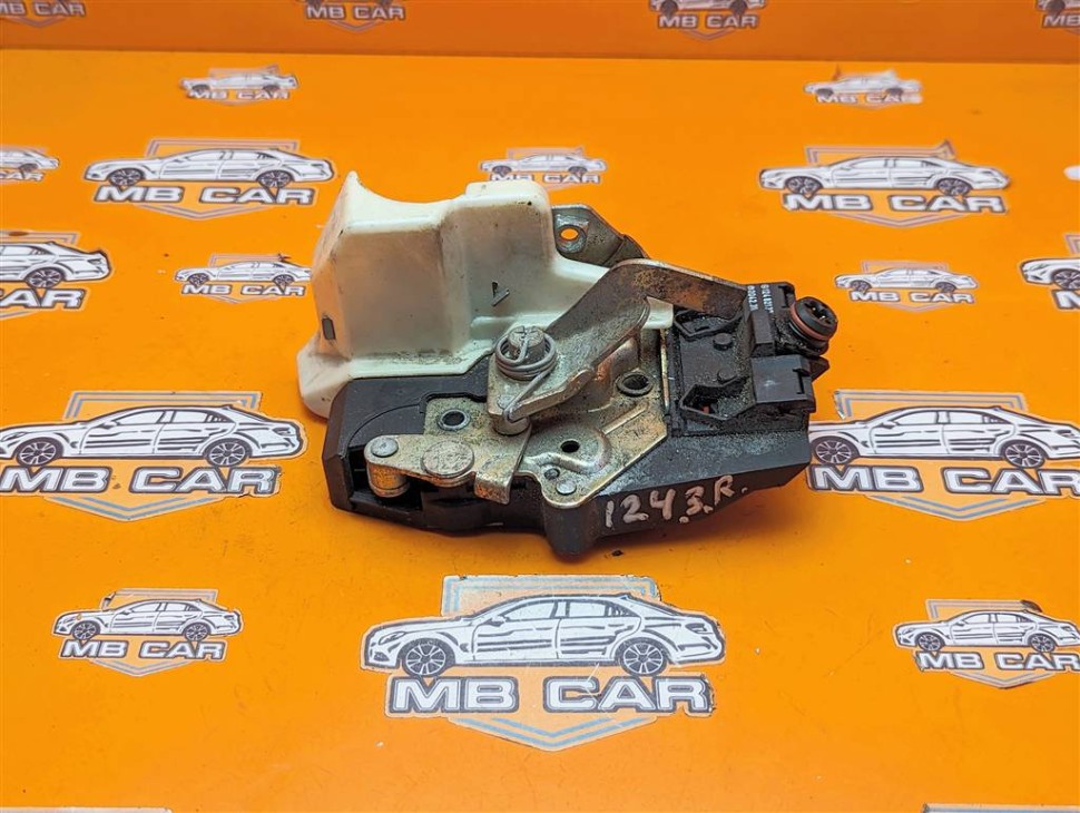 Замок двери задней правой MERCEDES-BENZ W124 W124/S124/C124/A124 (1984 - 1993) фото 1 — Разборка Мерседес