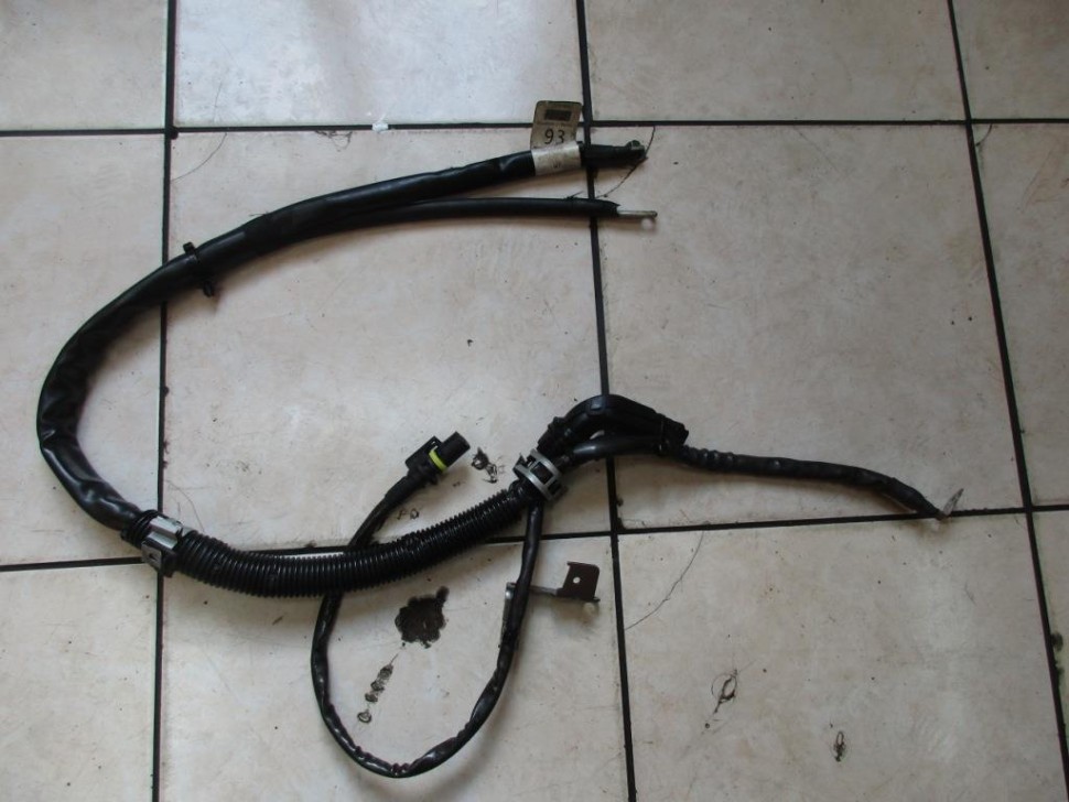 Провод генератора MERCEDES-BENZ GL-класс X166 (2012 - 2016) фото 1 — Разборка Мерседес