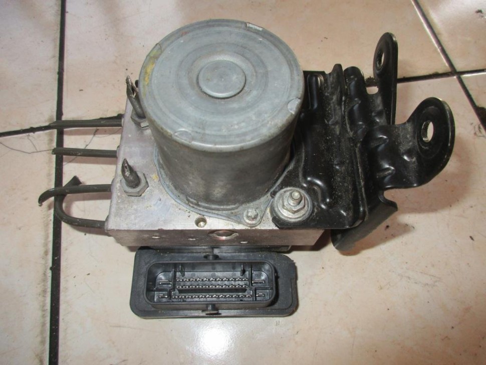 Блок ABS MERCEDES-BENZ Sprinter W906 (2006 - 2019) фото 1 — Разборка Мерседес