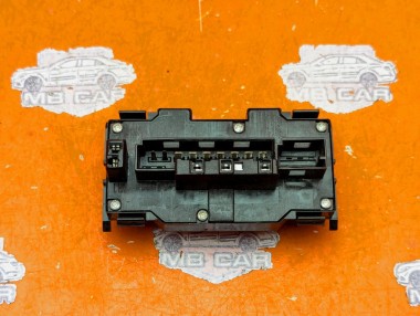 Кнопка аварийной сигнализации MERCEDES-BENZ E-класс W210/S210 (1995 - 1999) — Разборка Мерседес