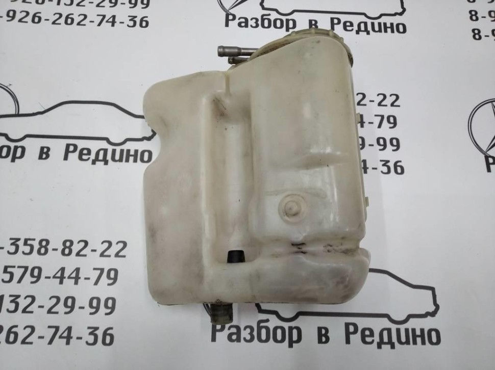 Бачок омывателя MERCEDES-BENZ W124 W124/S124/C124/A124 (1984 - 1993) фото 1 — Разборка Мерседес