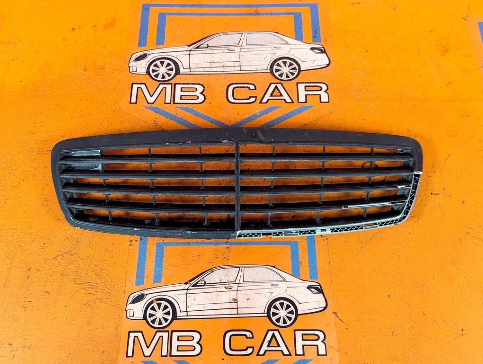 Решетка радиатора MERCEDES-BENZ E-класс W211/S211 (2002 - 2006) фото 1 &mdash; Разборка Мерседес