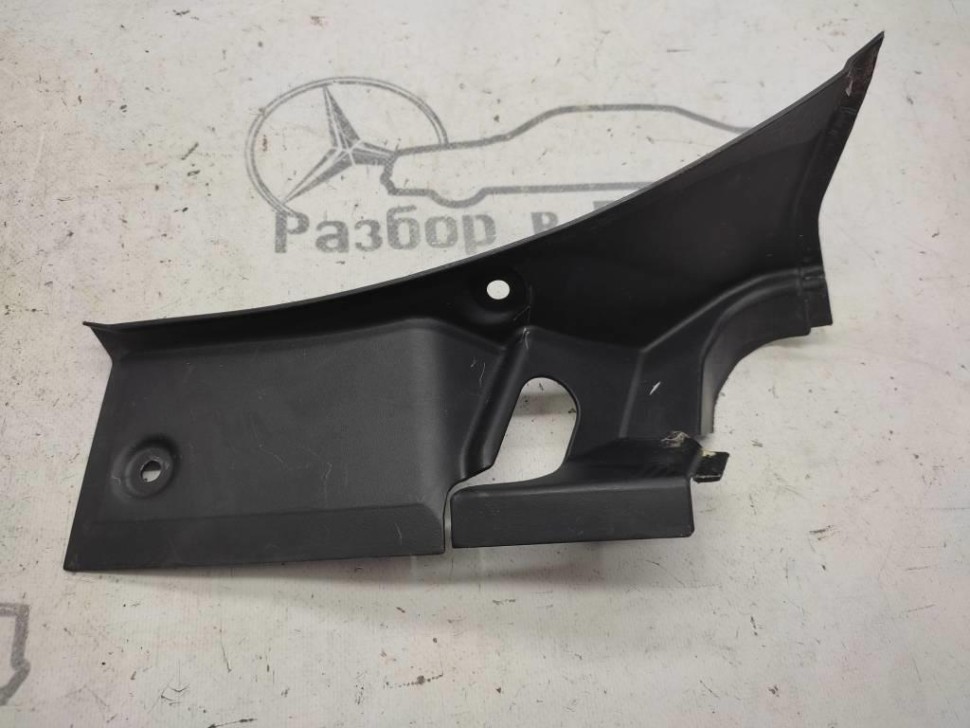 Накладка петли багажника MERCEDES-BENZ R-класс W251 (2005 - 2007) фото 1 — Разборка Мерседес