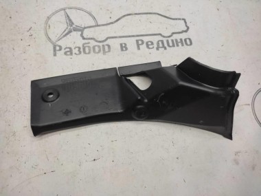 Накладка петли багажника MERCEDES-BENZ R-класс W251 (2005 - 2007) — Разборка Мерседес