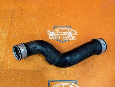 Патрубок интеркулера MERCEDES-BENZ C-класс W203/S203/CL203 (2000 - 2004) — Разборка Мерседес
