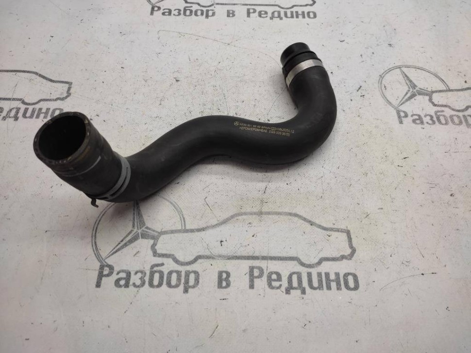 Патрубок радиатора MERCEDES-BENZ V-класс W639 (2003 - 2014) фото 1 &mdash; Разборка Мерседес