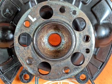 Кулак поворотный передний левый MERCEDES-BENZ A-класс W168 рестайлинг (2001 - 2004) &mdash; Разборка Мерседес