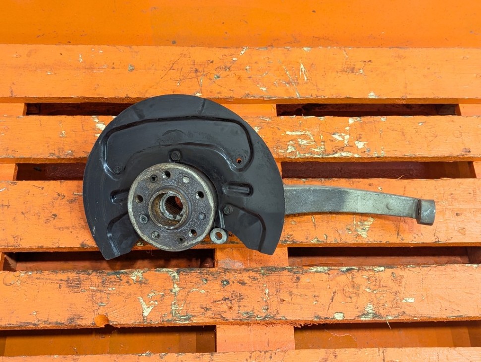 Кулак поворотный передний левый MERCEDES-BENZ M-класс AMG W164 рестайлинг (2008 - 2011) фото 1 — Разборка Мерседес