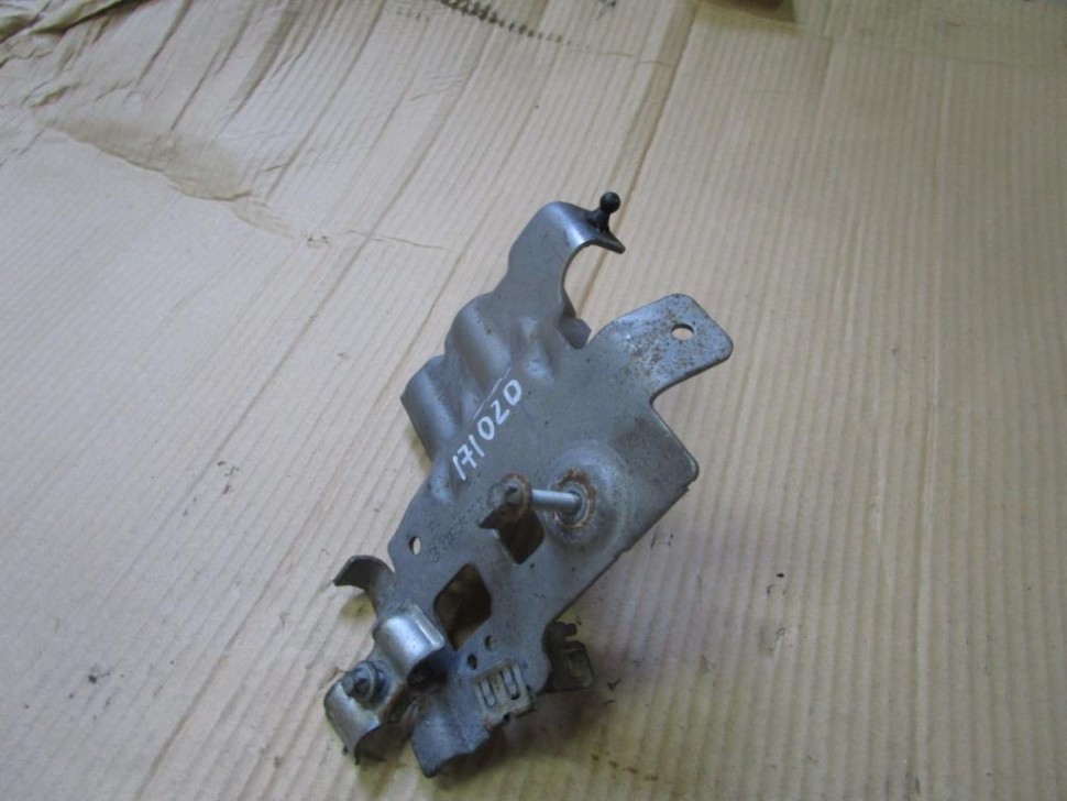 Кронштейн MERCEDES-BENZ Vito W639 рестайлинг (2010 - 2014) фото 1 — Разборка Мерседес