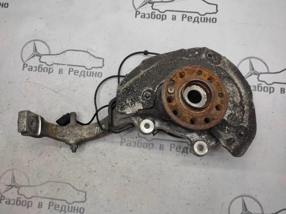 Кулак поворотный передний правый MERCEDES-BENZ C-класс W205/S205/C205/A205 (2014 - 2018) фото 1 — Разборка Мерседес