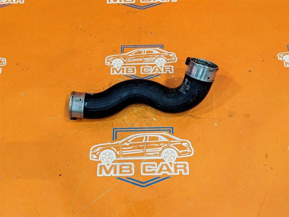 Патрубок интеркулера MERCEDES-BENZ B-класс W246 (2011 - 2014) фото 1 — Разборка Мерседес