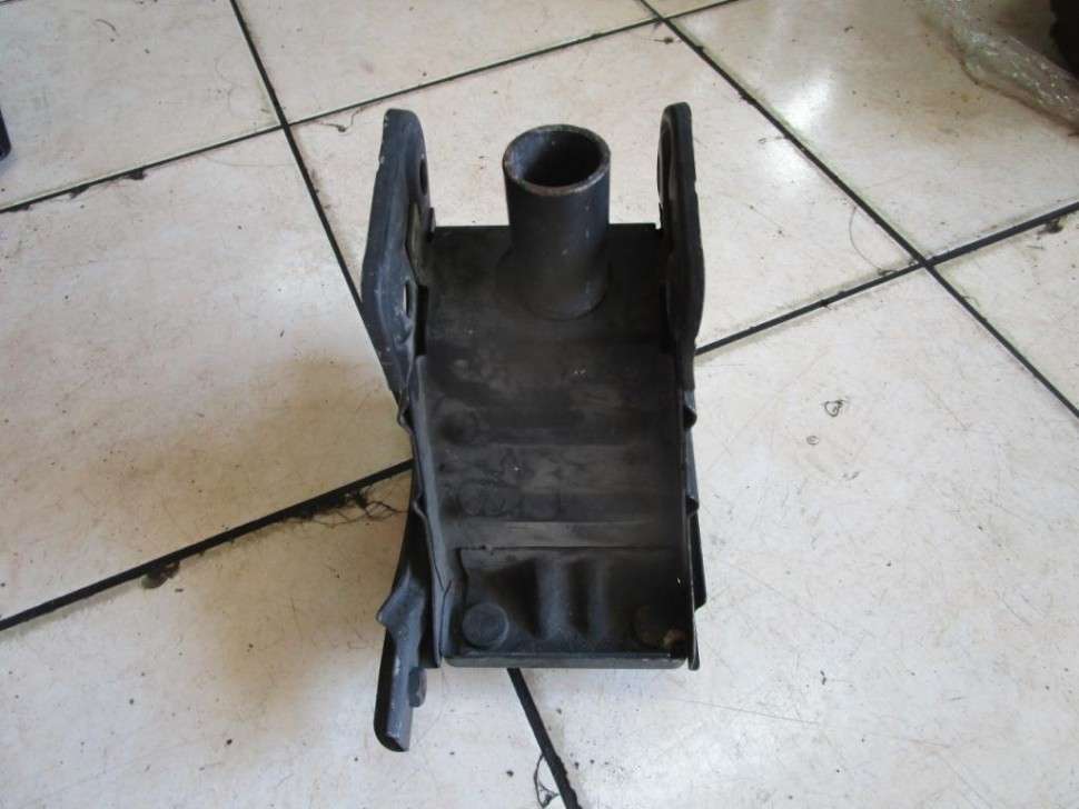 Кронштейн усилителя заднего бампера MERCEDES-BENZ S-класс W221 рестайлинг (2009 - 2013) фото 1 — Разборка Мерседес