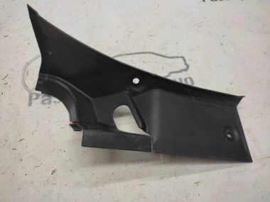 Накладка петли багажника MERCEDES-BENZ R-класс W251 (2005 - 2007) — Разборка Мерседес