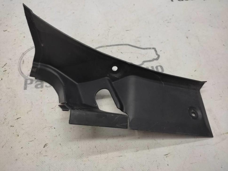 Накладка петли багажника MERCEDES-BENZ R-класс W251 (2005 - 2007) фото 1 — Разборка Мерседес