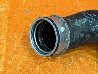 Патрубок интеркулера MERCEDES-BENZ C-класс W203/S203/CL203 (2000 - 2004) — Разборка Мерседес