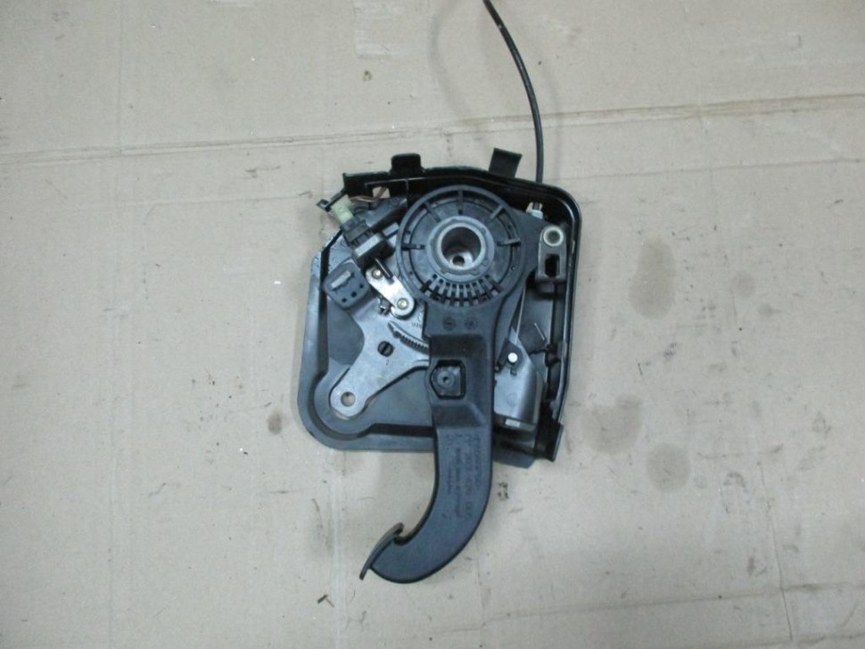 Педаль ручника MERCEDES-BENZ E-класс W211/S211 (2002 - 2006) фото 1 &mdash; Разборка Мерседес